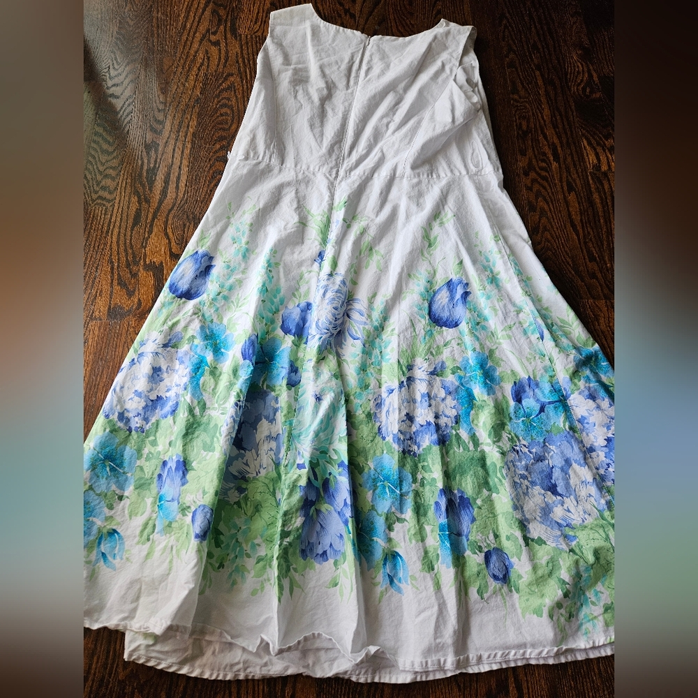 Vicki Wayne's, a label known for its vintage-style women's apparel